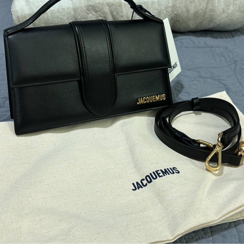 Jacquemus purse w/ strap